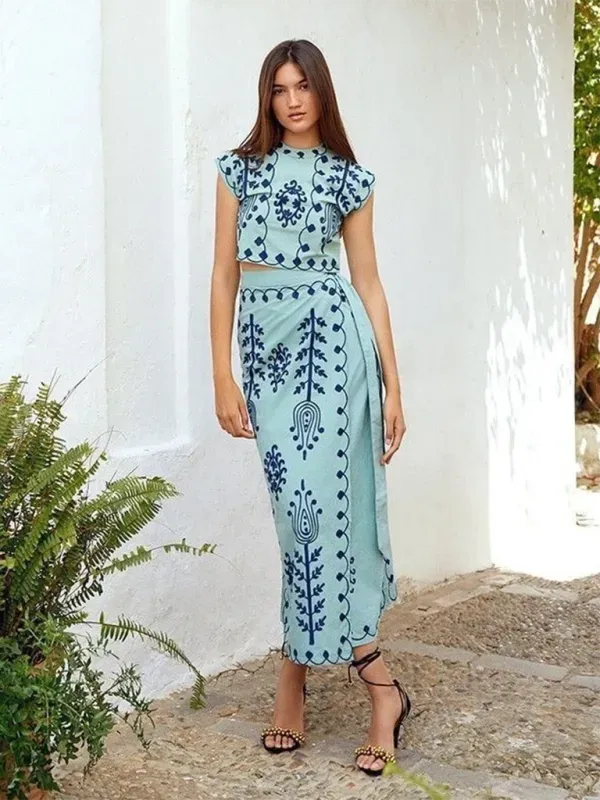 Elegant Women Ethnic Embroidered Two-Piece Skirt Set