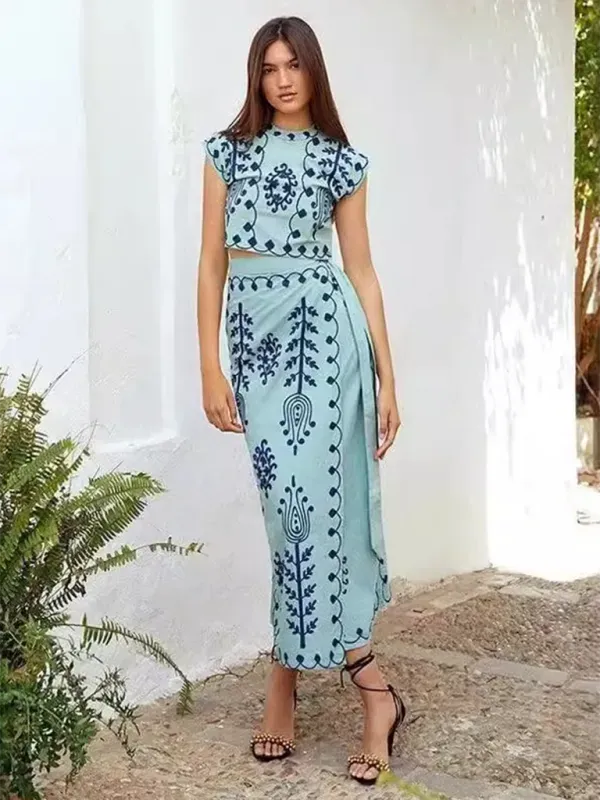 Elegant Women Ethnic Embroidered Two-Piece Skirt Set