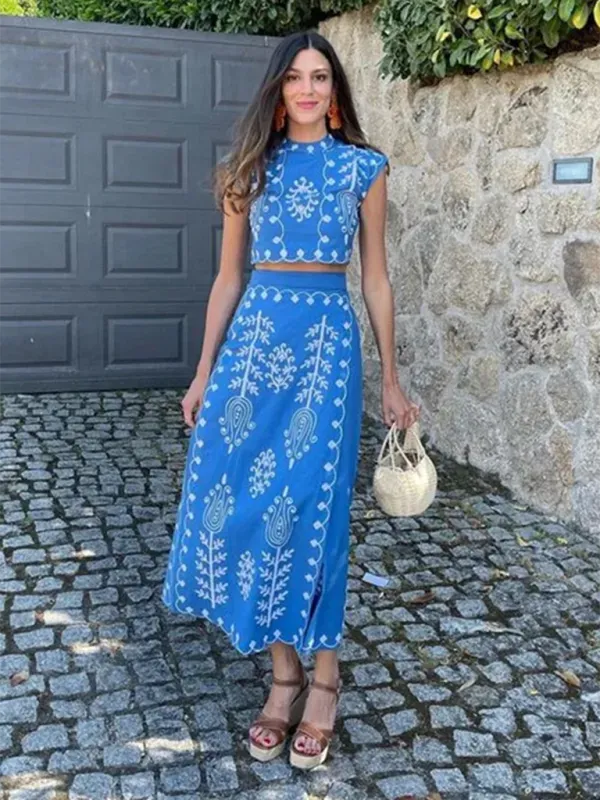 Elegant Women Ethnic Embroidered Two-Piece Skirt Set